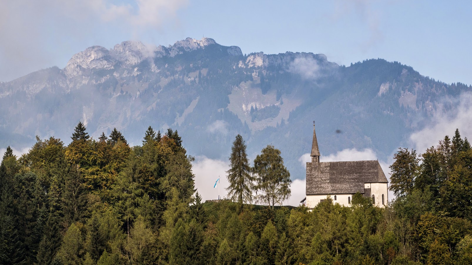 streichenkirche_vor_kampenwand.jpg